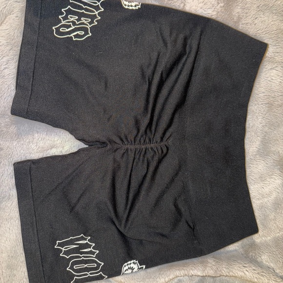 Wolves shorts - Picture 2 of 3